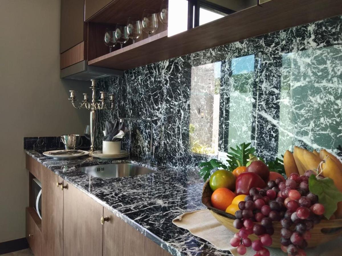 The Regent ​Phuket ​Serviced Apartment ​Kamala ​Beach Buitenkant foto